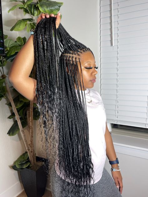 Knotless Braids With Curly Ends, Small Knotless Braids, Braids With Curly Ends, Small Knotless, Small Box Braids, Short Box Braids Hairstyles, Braided Hairstyles For Black Women Cornrows, Short Box Braids, Box Braids Hairstyles For Black Women