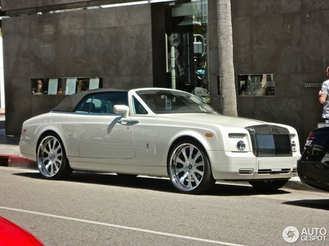 Rolls Royce Drophead, Bentley Convertible, White Rolls Royce, Rolls Royce Phantom Drophead, Bentley Brooklands, Rolls Royce Models, Luxury Car Photos, Luxury Cars Rolls Royce, Rolls Royce Wraith