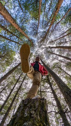 Outdoorsy Photo Ideas, Outdoor Hiking Photography, Photo Inspo Nature, Hiking Pictures Ideas, Forest Photography Ideas, Nature Photography Ideas People, Outdoor Lifestyle Photoshoot, Forest Selfie Ideas, Outdoor Pictures Of Nature