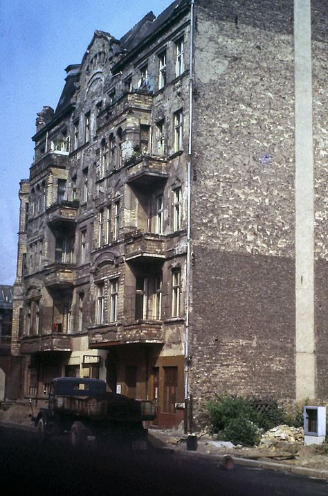 Walmart Lustig, Germany Summer, French Cathedrals, Berlin Architecture, Berlin 1945, Ruined City, Brandenburg Gate, West Berlin, East Berlin