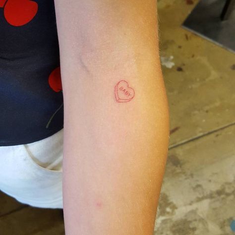 Red “Baby” pill tattoo. Petit Tattoo, Chic Tattoo, Shape Tattoo, 4 Tattoo, Red Ink Tattoos, Cute Tiny Tattoos, Tiny Tattoo, Red Tattoos, E Tattoo