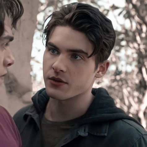 #Icon #TeenWolf Theo Raeken Season 6, Cody Christian Icon, Theo Raeken Icons, Theo Aesthetic, Au Stories, Witch Season, Mike Montgomery, Supernatural Dr, Heartbreak High