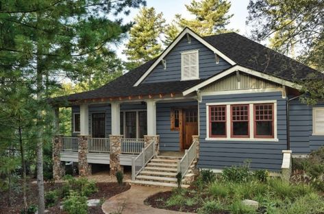 11 Stunning Home Styles Using Pacific Blue Siding | Allura USA Pacific Blue Siding, Forest Green House Exterior, Green House Siding, Ranch Style House Exterior, Forest Green House, Modern Exterior House Colors, Paint Forest, Green House Exterior, Green Siding