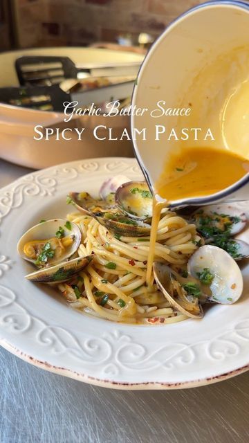 Spicy Clam Pasta, Garlic Butter Clams, Garlic Butter Clams Recipes, Clam Sauce Pasta, Clams Pasta, Clam Pasta Recipe, Pasta With Clam Sauce, Pasta With Garlic, Clam Pasta