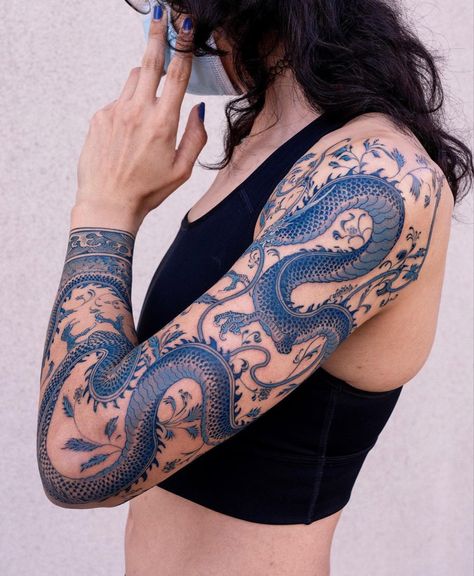 Blue Dragon Tattoo, Stile Pin Up, Blue Ink Tattoos, Dragon Tattoo Ideas, Japanese Dragon Tattoo, Dragon Sleeve Tattoos, Dragon Tattoo For Women, Japanese Dragon Tattoos, Blue Tattoo