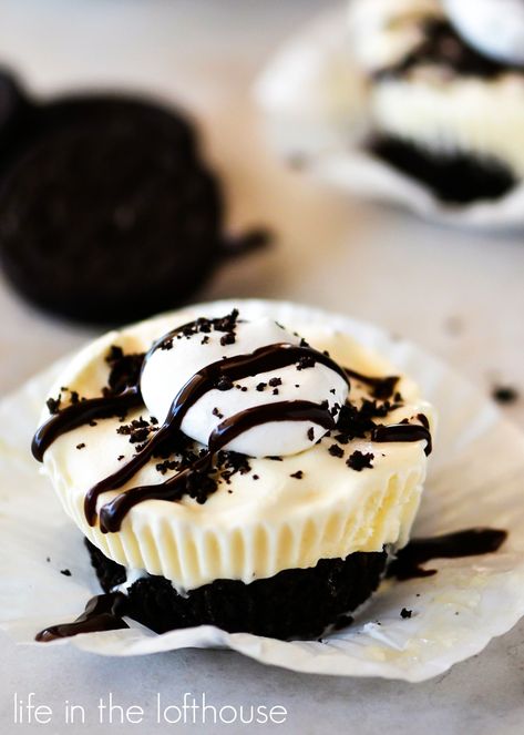 Ice Cream Cupcakes Oreo Ice Cream Cupcakes, Carvel Ice Cream, Ice Cream Muffins, Crumble Cookie Recipe, Cake Liner, Bbq Dishes, Ice Cream Cupcakes, Oreo Ice Cream, Oreo Cupcakes