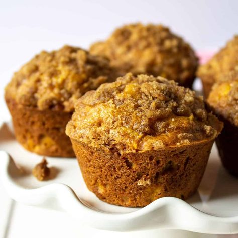 Pumpkin Apple Muffins - Beyond The Chicken Coop Pumpkin Apple Muffins, Vegan Pumpkin Muffins, Pumpkin Breakfast Recipes, Delicious Muffins, Chocolate And Vanilla Cake, Pumpkin Breakfast, Moist Muffins, Healthy Bread Recipes, Vegan Muffins