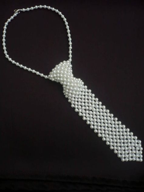 Beautiful women pearls necktie necklace. This beautiful jewely is made of almast 400 pieces glass round beads. Its length 44 cm (17.32 in) including clasp. Length of the tie from the top (without the neclace part) 21,5 cm (8.46 in). Width of the tie: 5 cm (1.97 in) See my other necktie Pearl Tie, Beaded Tie, Women Necktie, Make A Tie, Pearl Jewelry Gift, Tie For Women, Beadwork Necklace, Tie Necklace, Pearls Diy