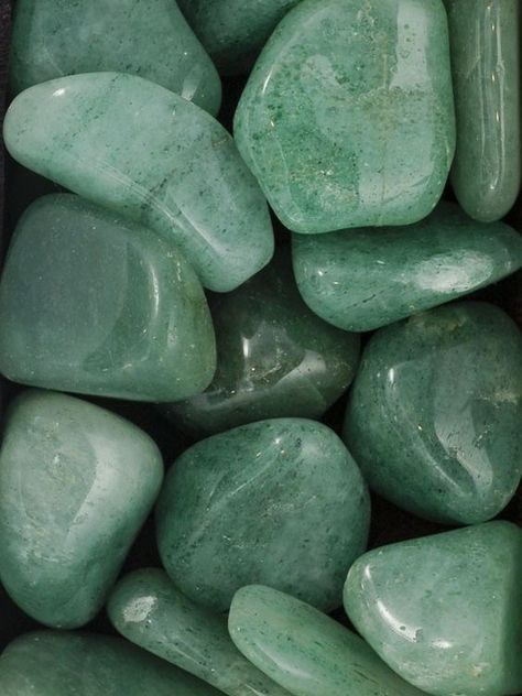 Calm Anger, Mint Green Aesthetic, Dark Green Aesthetic, Slytherin Aesthetic, Wallpaper Pastel, Aesthetic Green, Green Photo, Aesthetic Colors, Crystals Stones