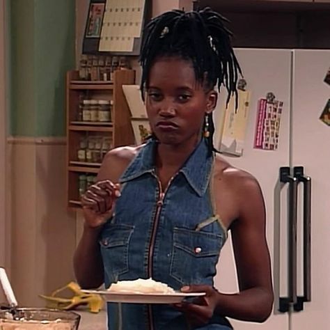 Maxine Shaw, Black Sitcoms, Black 90s Fashion, Style Icons Inspiration, Fashion Through The Decades, 2000s Era, Living Single, Outfits 90s, Black Tv