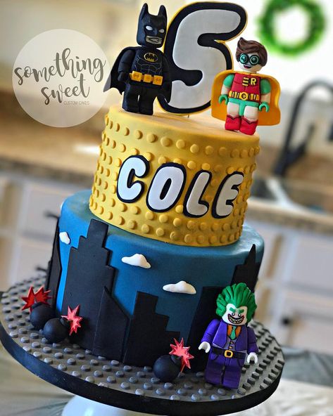 Lego Batman Birthday Cake, Batman Minecraft, Lego Batman Birthday Party, Lego Batman Cakes, Robin Superhero, Cake Lego, Lego Batman Birthday, Batman Birthday Cakes, Batman Cake