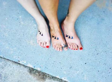 Three Sister Tattoos, 3 Sister Tattoos, Three Birds Tattoo, Matching Tattoos Sisters, Tattoos Sisters, Cute Sister Tattoos, Small Sister Tattoos, Sister Tattoo Designs, Sisters Tattoo