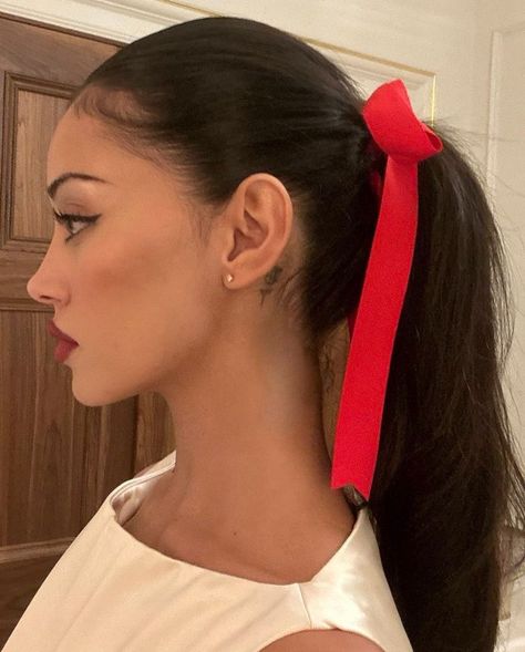 voni on X: "her side profile > https://t.co/SKoJRKAQnO" / X Cindy Kimberly Instagram, Kimberly Hair, Cindy Wolfie, Instagram London, Cindy Kimberly, December 27, Nose Job, Red Bow, Aesthetic Hair