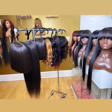 Wig Studio Ideas, Wig Stylist Aesthetic, Wig Business Aesthetic, Wig Shop Design Ideas, Wig Store Ideas, Wig Business Ideas, Unisex Hairstyles, Salon Board, Valentino Store