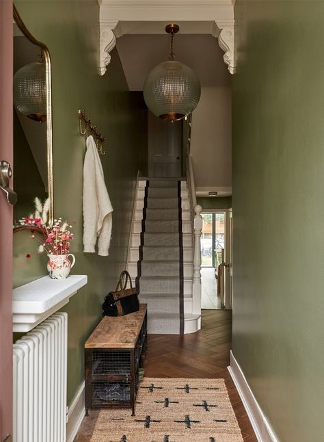 Balham House | Pandora Taylor 1930s Hallway Ideas, Edwardian House Interior, Edwardian Hallway, 1930s House Interior, Green Hallway Ideas, Entrance Hall Decor, Dream House Bedroom, Victorian Renovation, Hallway Colours