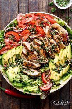 Grilled Chimichurri Chicken Avocado Salad is another meal in a salad! Using authentic chimichurri as a dressing that doubles as a marinade! | https://cafedelites.com Chicken Avocado Salad, Chimichurri Chicken, Low Carb Salad, Avocado Chicken Salad, Summer Salad Recipes, God Mat, Chicken Avocado, Lunch Salads, Idee Pasto Sano