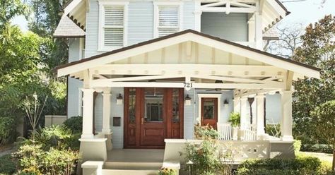 After my husband & I started looking for inspiration to work on our curb appeal, I was finding so much beautiful inspiration that I had to put a post togeth… Bungalow Homes, Casas Coloniales, Casa Exterior, Hus Inspiration, Cute House, Style At Home, House Goals, Home Fashion, Exterior Paint