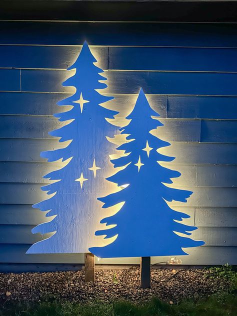 Tutorial on how to make christmas tree pluwood cut outs. #christmastreecutout #diytreesilhouette #plywoodchristmastree #christmastreecutouttemplate #christmastreecutoutdecorations #plywoodtreecutout Plywood Christmas Tree Diy, Outside Wooden Christmas Decorations, Outdoor Christmas Tree Silhouette, Plywood Tree Cutout, Wood Cut Out Christmas Tree, Christmas Yard Wood Cutouts, Outdoor Wooden Trees Christmas, Diy Christmas Silhouette Outdoor, Wood Outdoor Christmas Trees