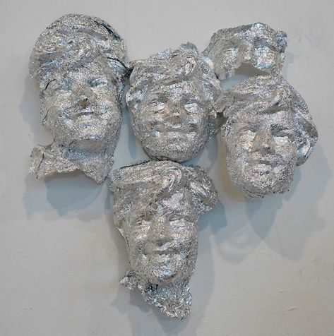 Ibon Mainar - Aluminium foil - 2011 Tin Foil Crafts, Foil Crafts, Aluminum Foil Crafts, Tin Foil Art, Aluminum Foil Art, Flower Backdrop Wedding, Abstract Expressionist Art, Aluminium Foil, Sculpture Projects