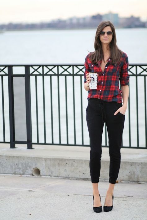 Joggers and flannel. The Closet Confessional: Outfit Post: Lazy Holidays Plaid Shirt Outfit Women, Flannel Party, Plaid Shirt Outfit, Cute Flannel Outfits, Plaid Shirt Outfits, Holiday Dressing, Flannel Outfits, Lazy Girl, Work Outfits Women