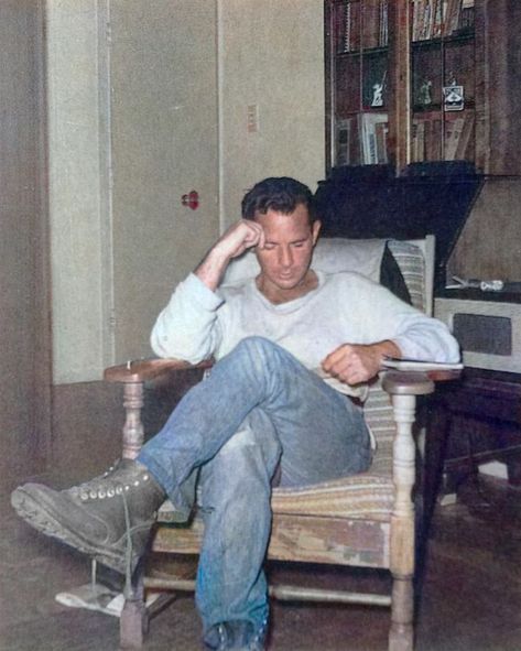 Jack Kerouac Style, Jack Kerouac On The Road, Jack Kerouac Photo, Jack Kerouac Aesthetic, Kerouac Aesthetic, Beatnik Art, Anarchist Tattoo, Simple Jack, Masculine Aesthetic