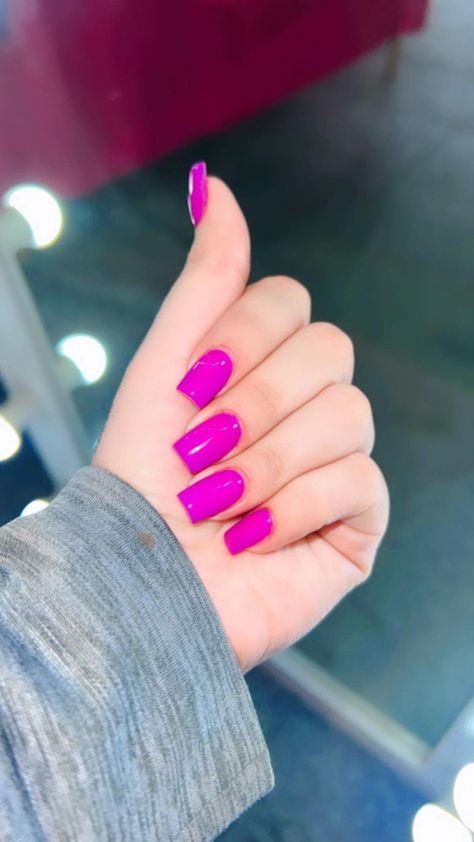 Uñas en tono rosa magenta Uñas Color Magenta, Capping Uñas, Lilith Nails, Nails Fancy, Ideas Uñas, Glam Dresses, Purple Nails, Square Nails, Pink Nails