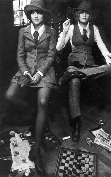 THE DIETRICH - 1920's women wearing 'menswear'. Barbara Hulanicki, Biba Fashion, Mode Retro, Tweed Pants, Tweed Suits, Foto Vintage, Vintage Mode, 1960s Fashion, 1920s Fashion