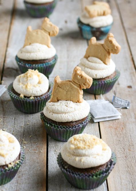 Who doesn't like cupcakes? Try these simple Scottish Tea Time Cupcakes using Walkers Shortbread Mini Scottie Dogs! (Recipe courtesy of Butterlust Blog) http://butterlustblog.com/2014/03/20/scottish-teatime-cupcakes/ Scottish Cookies Decorated, Scottish Baked Goods, Scottish Bakery, Scottie Cookies, Scotland Party, Shortbread Scottish, Scottish Party, Scottish Tea, Walkers Shortbread