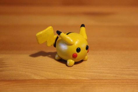 Clay Pikachu, Clay Pokemon, Fimo Kawaii, Crea Fimo, Miniature Polymer Clay, Polymer Clay Diy, Cute Polymer Clay, Clay Figurine, Clay Earring