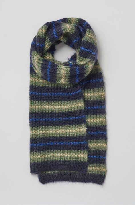 Stripe Scarf, Wool Hats, Simple Clothing, Men's Hats, Striped Scarves, 가을 패션, Special Effects, Mode Inspiration, Knitting Inspiration