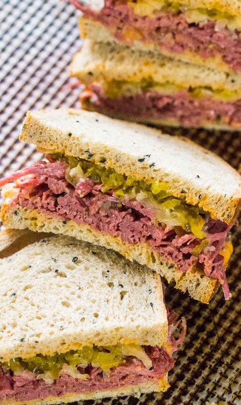 Corned Beef Sandwich Recipe, Wings Sauces, Corned Beef Sandwiches, Pork Loins, Reuben Sandwich Recipe, Homemade Corned Beef, Beef Appetizers, Canned Corned Beef, Beef Sandwich Recipes