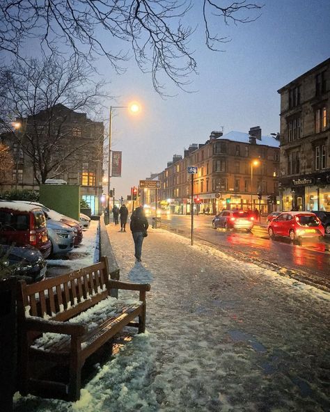 David the K on Instagram: “💦Slushy Byres Road 💦 #byresroad #glasgow #glasgowwestend #sunday #sundayafternoon #snow #snowy #slush #slushy #scotland #weather #winter…” Scotland Weather, Winter Scotland, Scotland Glasgow, Life In The Uk, College Ideas, Nice Photos, 2024 Christmas, Glasgow Scotland, January 21