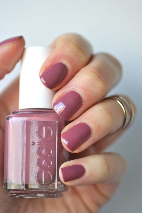 Essie Mauves : Island Hopping | Essie Envy Mauve Nail Polish, Mauve Nails, Essie Nail Polish, Essie Nail, Island Hopping, Manicure Y Pedicure, Nail Polish Colors, Nail Art Design, Manicure And Pedicure