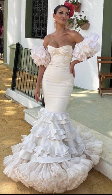 Flamenco Inspired Wedding Dress, Salsa Dresses Latin, Spaniard Wedding Dress, Spain Dresses Fashion, Flamenco Wedding Dress Spanish Style, Flamenco Dress Modern, White Flamenco Dress, Traditional Spanish Wedding Dress, Spanish Outfits Traditional