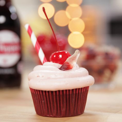 Dr Pepper Cupcakes, Cake Mix Cupcakes, Soda Cake, Happy Drink, Popsugar Food, Filled Cupcakes, Recipes Sweet, Cupcake Recipe, Sweet Shop