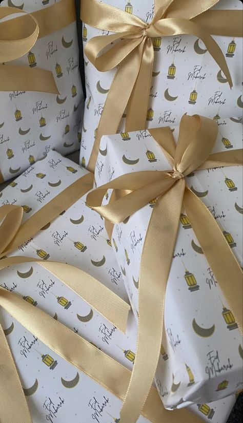 Ramadhan Mubarak Aesthetic, Eid Gift Wrapping Ideas, Eid Aesthetic, Ramadan Aesthetic, Eid Vibes, Eid 2024, Ramadan Ideas, Decoraciones Ramadan, Eid Boxes