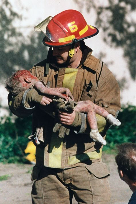 Pulitzer Prize, Fire Fighters, Holding Baby, We Are The World, My Struggle, Fire Station, April 19, Iconic Photos, World Trade Center