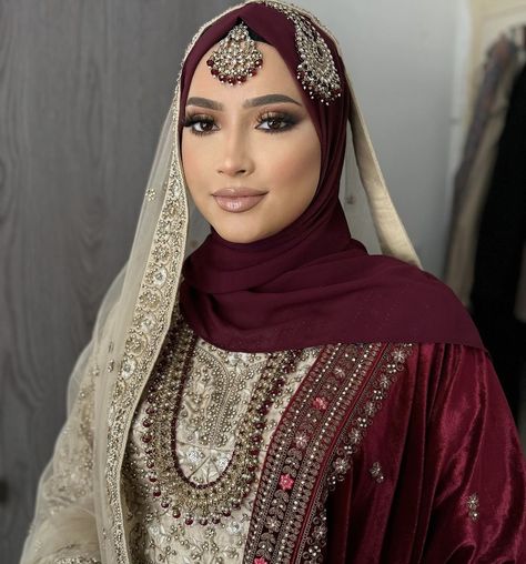 Pakistani Wedding Hijab, Hijabi Pakistani Bride, Nikkah Hijab, Pakistani Brides With Hijab, Bridal Hijab Styles Pakistani, Desi Hijabi Bride, Hijabi Desi Bride, Muslim Bridal Look, Hijab On Wedding Pakistani