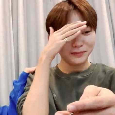 Seventeen Funny Faces, Seventeen Memes Faces, Seventeen Memes Funny, Svt Memes Funny, Svt Funny, Seventeen Funny, Seventeen Meme, Vernon Chwe, Seventeen Memes