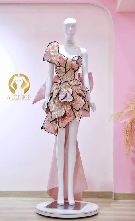 Beautiful khmer dress 🇰🇭 ✂Design : Anjo Fashion Shop📍 Butterfly Outfit Ideas, Mavis Outfit, Butterfly Frock, Butterfly Gown, Khmer Dress, Beauty Pageant Dresses, Met Gala Outfits, Fashion Sketches Dresses, Fancy Dresses Long