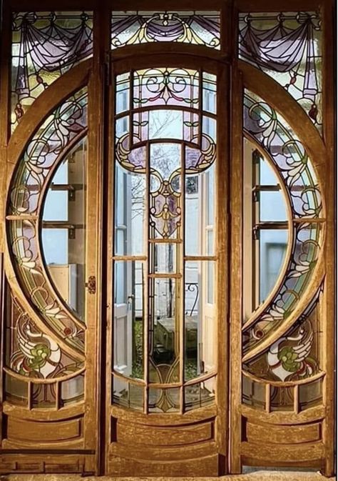 Glass Entryway, Art Nouveau House, Art Nouveau Arquitectura, Castle Doors, Art Nouveau Stained Glass, Art Nouveau Interior, Art Nouveau Decor, Nouveau Architecture, French Art Nouveau