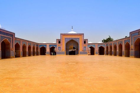 Shah Jahan Mosque, Pakistani Architecture, Central Mosque, Shah Jahan, Power Of Three, Persian Architecture, Tourism Development, Peaceful Places, Tourist Places