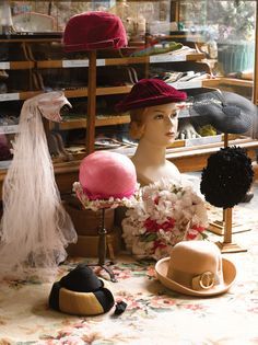 Hat Display, Antique Hats, Vintage Millinery, Trendy Hat, Love Hat, Vintage Hats, Wearing A Hat, Hat Box, Beautiful Hats