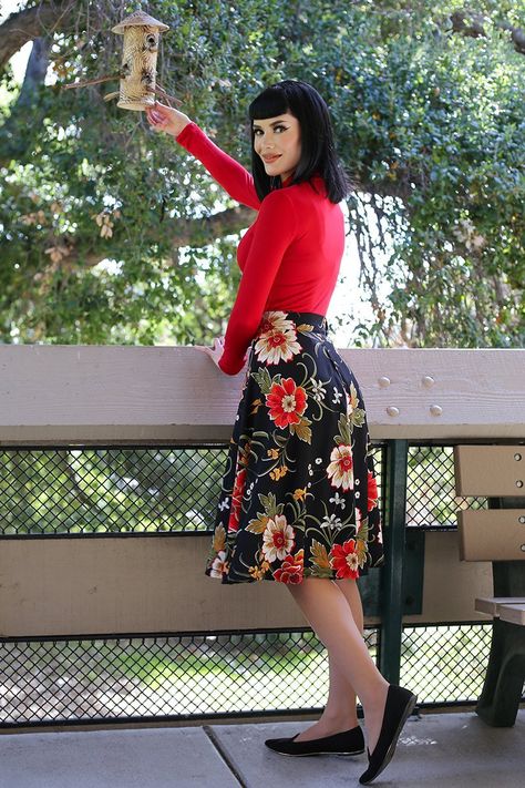 High waisted pencil skirt