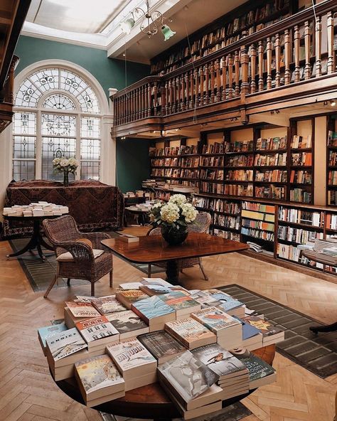 Daunt Books, Bookshop Café, Library Cafe, Bookstore Cafe, Dream Library, Library Aesthetic, Book Cafe, Light Academia, Home Library