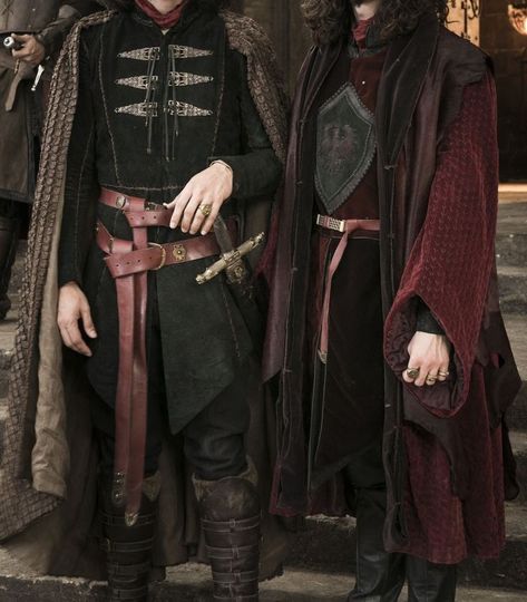 Middle Age Fashion Men, Game Of Thrones Male Outfits, Medival Outfits Man, Targaryen Clothes Male, Fantasy Groom Attire, Medieval Man Aesthetic, Fantasy Formal Wear Male, Medieval Outfits Men, Medieval Clothing Male