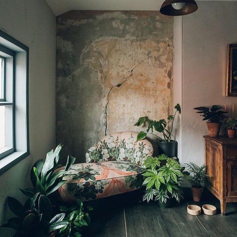 17 Rooms With Rustic, Unfinished Walls - This Raw Wall Trend Just Made Renovating Your Home Way Easier Distressed Walls, Deco Boheme, Decoration Inspiration, Instagram Worthy, A Living Room, Hair Photo, Rustic Interiors, Wabi Sabi, Interior Inspiration