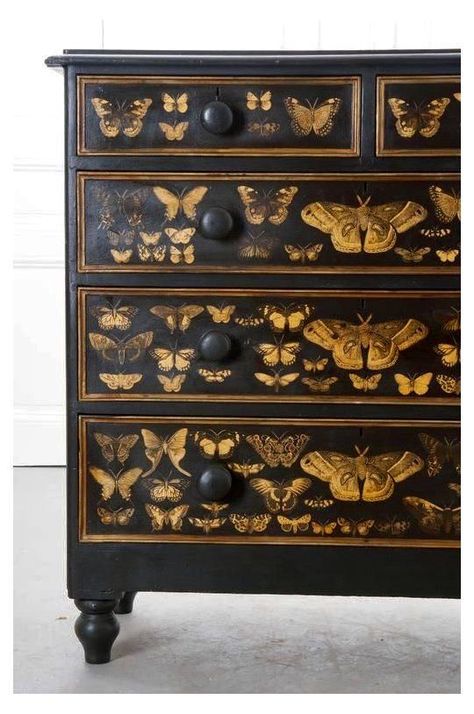 Victorian Decoupage, Painted Chest Of Drawers, 19th Century England, Furniture Painting Techniques, Painted Chest, Homeward Bound, Furniture Flips, Funky Furniture, Furniture Renovation