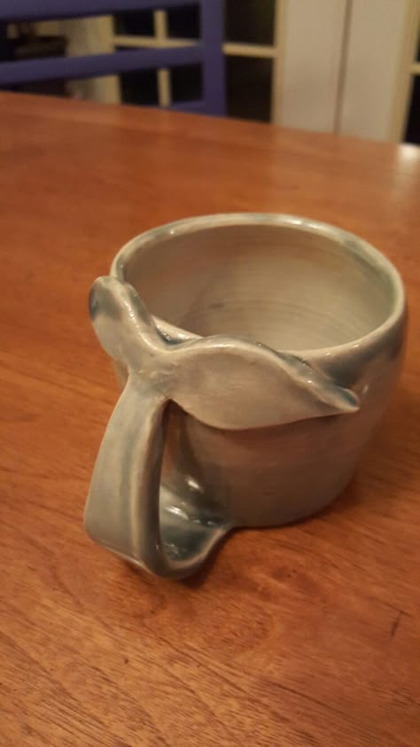 Whale Mug Pottery, Whale Pottery Mug, Whale Pottery, Whale Mug, Ceramic Whale, Ideas Ceramica, Ceramic Cutlery, Pottery Animals, Beginner Pottery