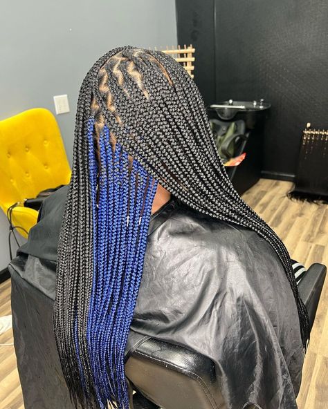 Blue Peekaboo Boho Braids, Blue Peekaboo Hair Braids, Blue And Black Peekaboo Braids, Blue And Black Hair Braids, Dark Blue Peekaboo Braids, Blue Peakaboobraids, Small Peekaboo Braids, Peek A Boo Box Braids Blue, Knotless Braids With Blue